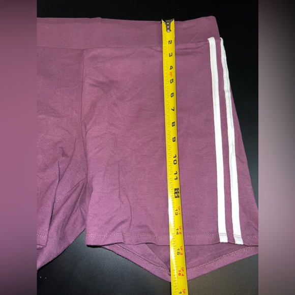 Torrid 5 Inch Signature Waist Side Stripe Bike Short in Purple Size 2 (2XL) EUC - Picture 9 of 9